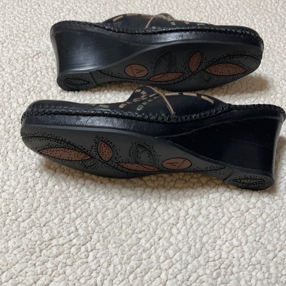 Clarks Artisan Shoes. - image 4